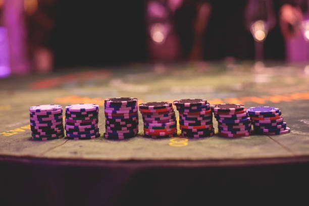 Live roulette wheel with croupier and multi-camera broadcast setup at link topanwin studio
